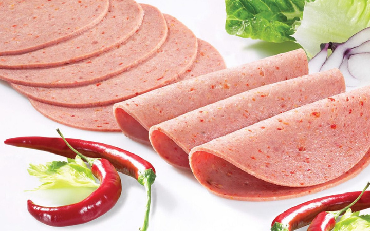 Zincir marketlerde satılan salamdan domuz eti çıktı!