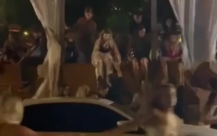 Ezgi Mola'nın eski eşine silahlı saldırı! İşlettiği eğlence mekanında vuruldu