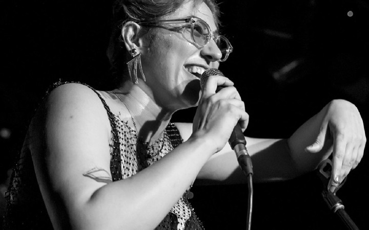 Onu hiç böyle görmediniz! Ünlü şarkıcı Kalben tanınmaz halde