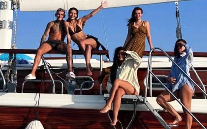 Lucas Torreira maç sonrası sevgilisine koştu! Devrim Özkan ile tatile çıktı...