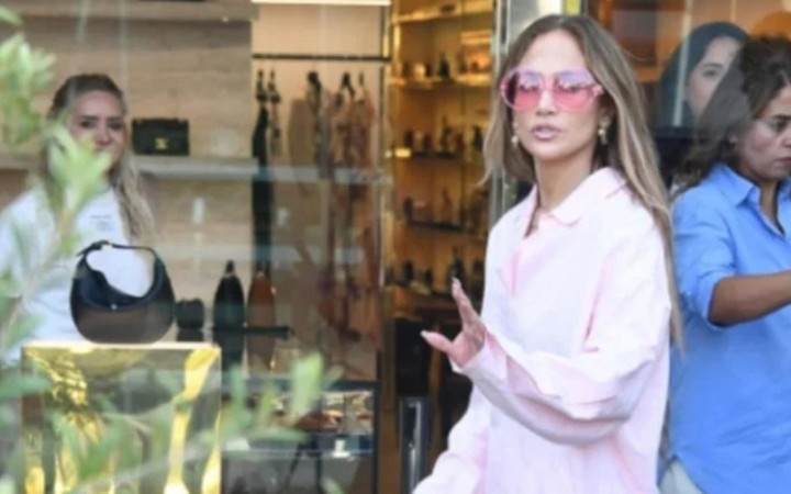 Jennifer Lopez'e büyük şok! İstinye Park'a doluyuz diyerek almadılar...