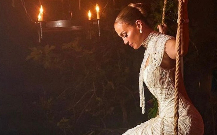 Muhteşem enerji ve dans şovları! Jennifer Lopez rüzgarı esti