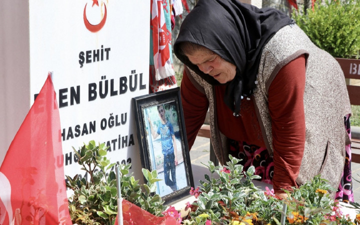 Eren Bülbül'ün şehadetinin üzerinden 8 yıl geçti! Annesinin acısı hiç dinmedi