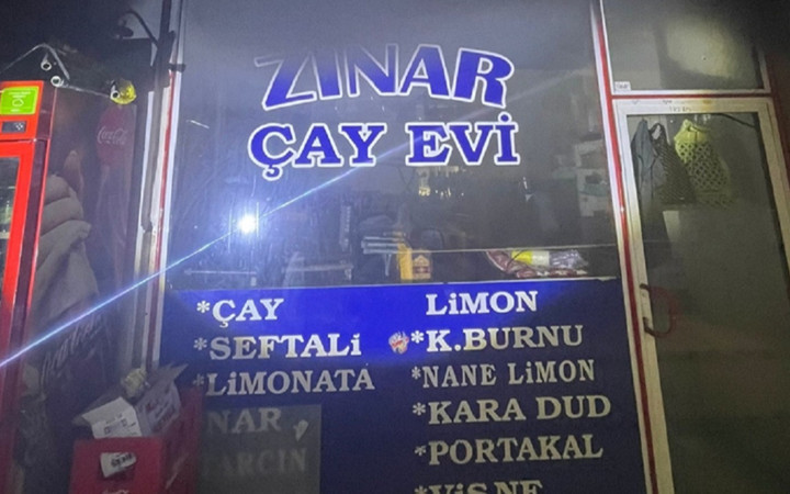 Van'da iş merkezinde çıkan yangında 4 dükkan zarar gördü