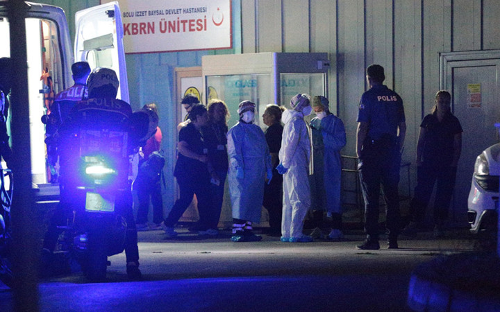 Otomobilin yakıt deposundan çıktı! Bolu'da 9 polis zehirlendi, valilik açıklama yaptı