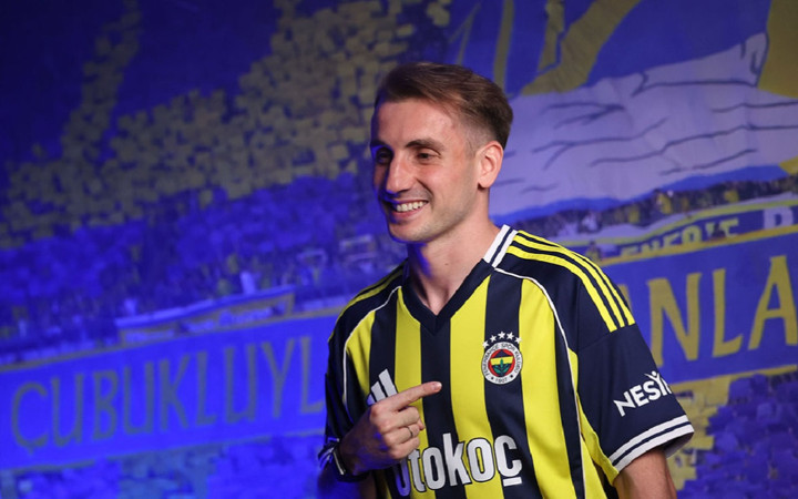 Ünlü Futbolcu Kerem Aktürkoğlu'nun İstanbul'daki evi görüntülendi! Lüks evde yok yok...