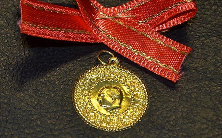 Çeyrek altın 8 bin lirayı aştı! Altın fiyatları rekora doymuyor, faiz kararı sonrası resmen uçacak