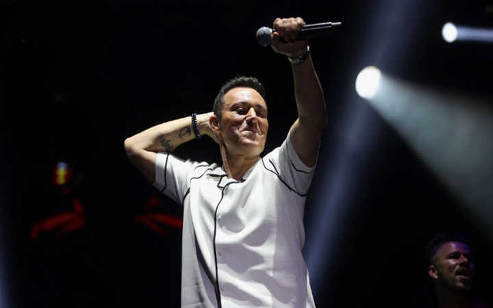 Mustafa Sandal'dan konserde çalışanı aşağıladı! Skandal sözler bomba gibi patladı