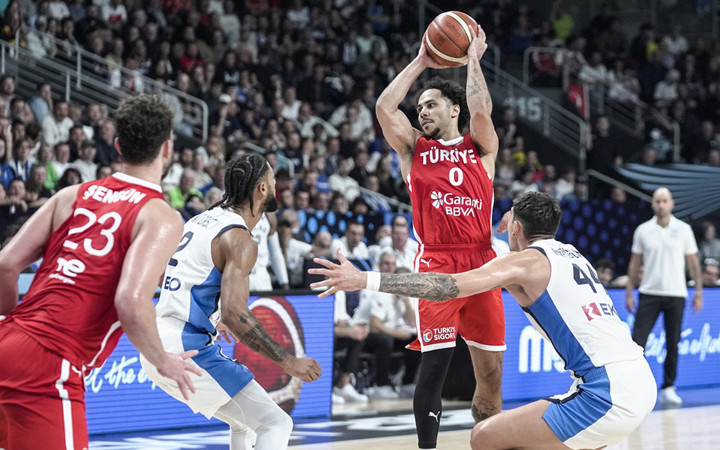 Yunanistan'ı ezip geçen 12 Dev Adam, Yunan basınında! İşte atılan manşetler