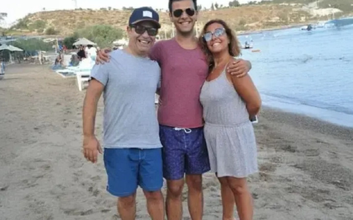 Çiçek Dilligil oğlunun cinsiyet değişimi sürecini anlattı!