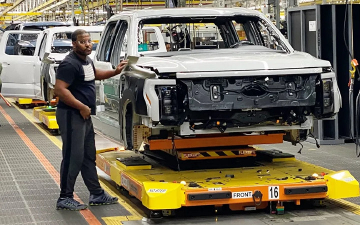 Elektrikli araç talebinin azlığı sonu oldu! Çalışanlarını işten çıkarıyor...