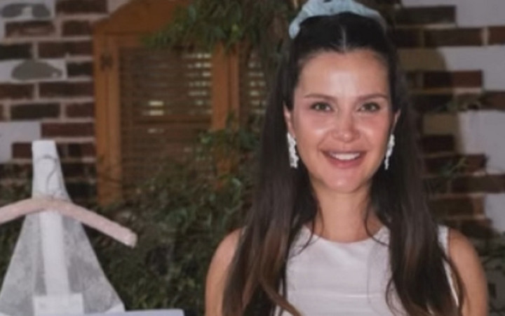 İrem Helvacıoğlu bebek için gün sayıyor! Baby Shower partisi olay