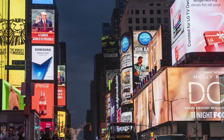 Cumhurbaşkanı Erdoğan'ın sözü Times Meydanı'nda