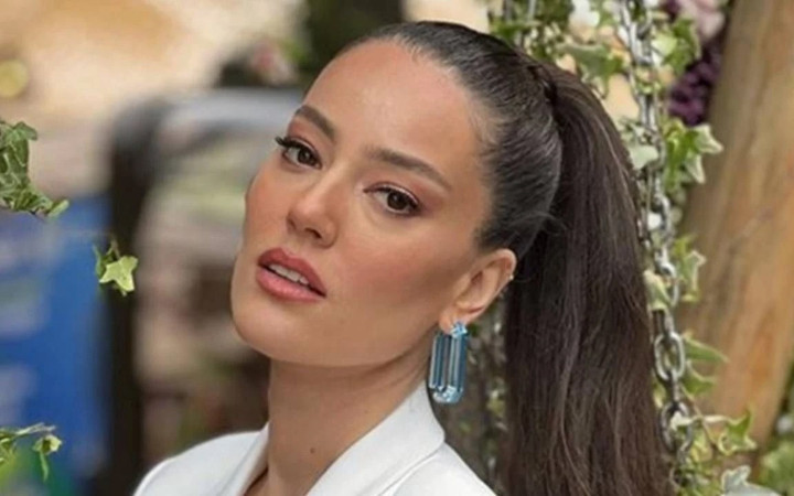 Pelin Akil'den güzel haber! Gönlünü bakın kime kaptırdı...