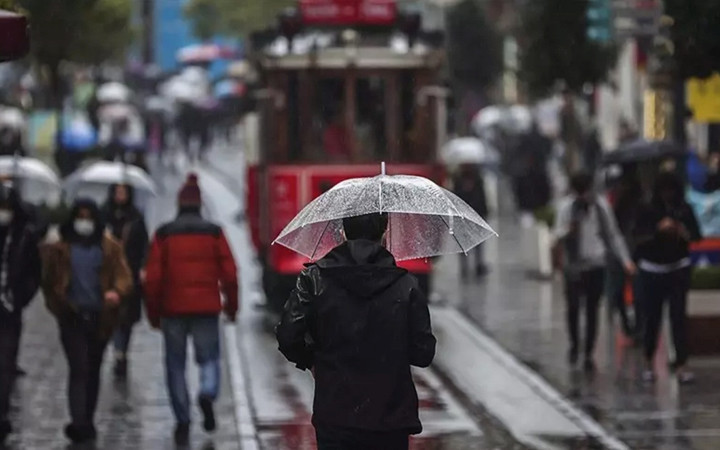 Tüm ülkede sağanak sağış alarmı! Sıcaklıklar düştükçe düşüyor, 5 günlük hava tahmini