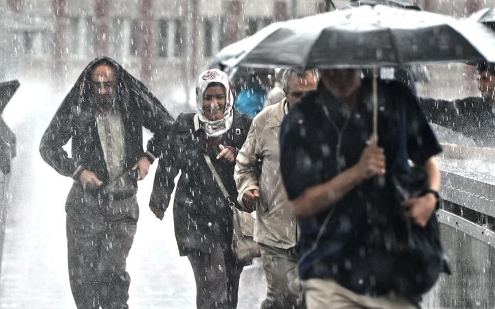 16 ile sarı 4 ile turuncu kod alarmı! O bölgelerde yağış ve lodos bekleniyor...