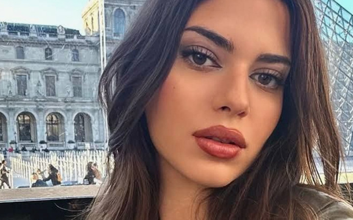 Derin Talu bilekliğini paylaştı, fiyatı dudakları uçuklattı!