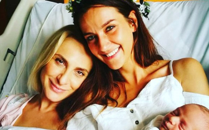 Ünlü oyuncu ilk kez anne oldu! Bebeğin ismi belli oldu