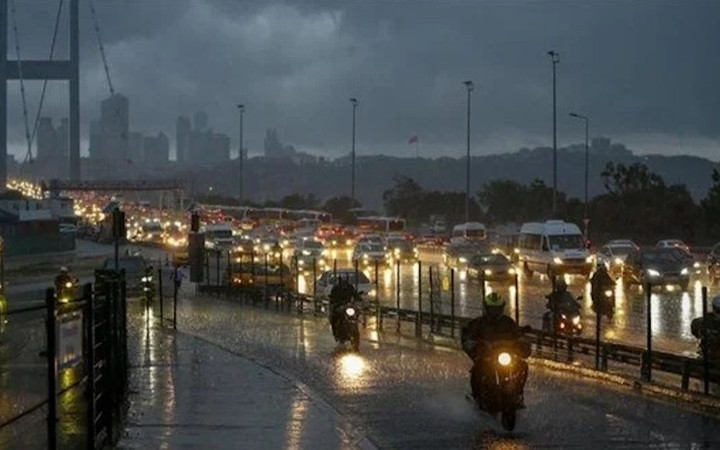 İstanbul için alarm verildi! Yarın akşam çok şiddetli sağanak bastıracak