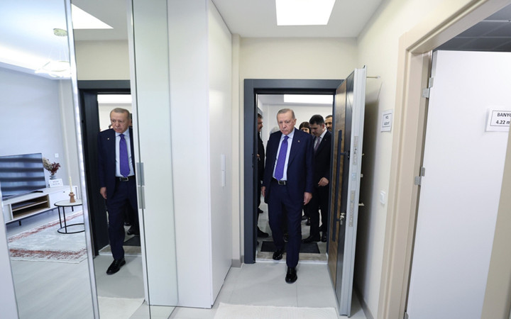 Cumhurbaşkanı Erdoğan 500 bin sosyal konut projesinin örnek dairelerini gezdi