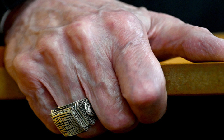 MHP lideri Devlet Bahçeli'nin yüzüğü ve rozeti dikkat çekti!