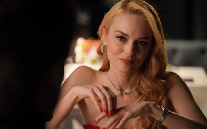 Oyuncu Nilperi Şahinkaya sosyal medya hesabından aşkını ilan etti! O fotoğraf bomba