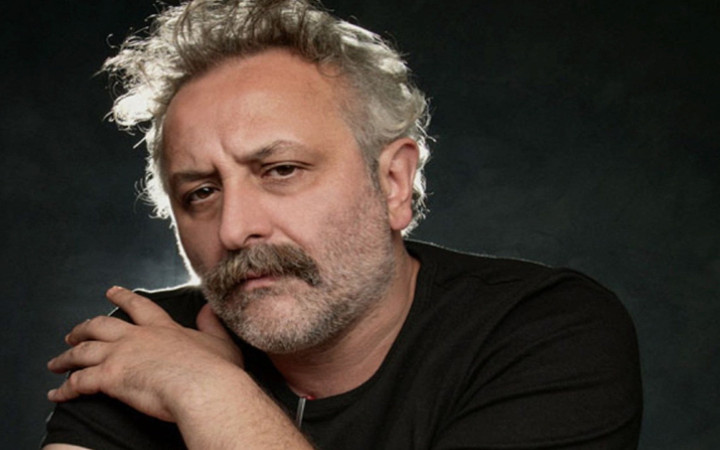 Ünlü yönetmen Onur Ünlü'den şok eden itiraf! İnternetten parayla ne sattığını duyan inanamadı