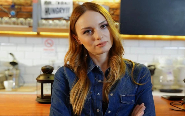 Oyuncu Nilperi Şahinkaya sevgilisiyle yaşadığı romantik anları sosyal medya hesabından paylaştı!