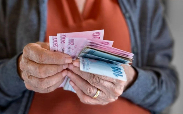 En düşük emekli maaşı ne kadar olacak? Yılbaşına sayılı günler kala öne çıkan rakam...
