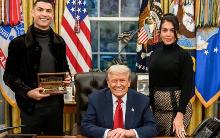 Ronaldo Beyaz Saray'a sevgilisi ile katıldı! Tercih ettiği kıyafet olay oldu...