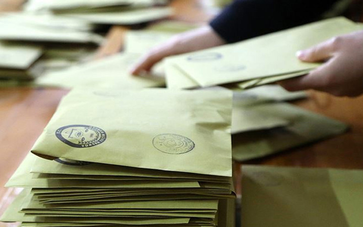 "Türkiye'yi kimin yönetmesini istersiniz?" anketi! Zirvedeki isim büyük fark attı