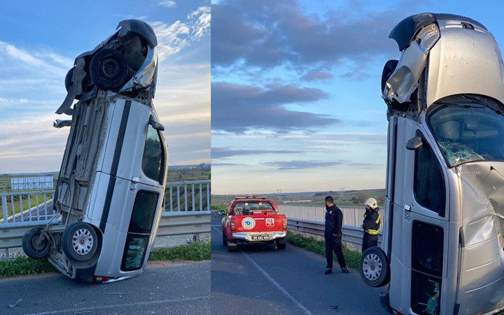 İlginç kaza! Bariyere çarpan araç dik durdu