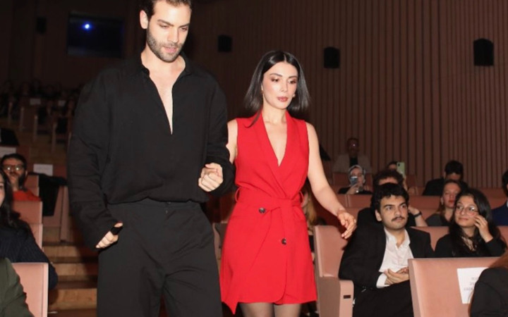 Özge Yağız iki yıllık aşkını bir kalemde sildi! Partneri ile aşk mı yaşıyor?