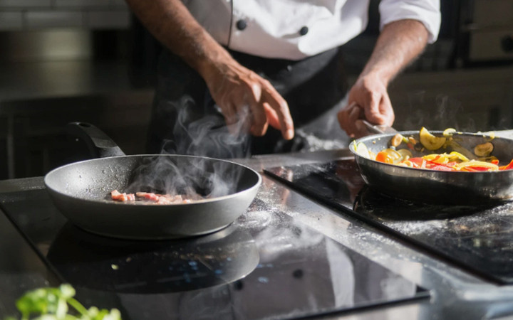 Bu yemekleri tekrar ısıtıp yemeyin! Tekrar ısıtıldığında zehir saçan 5 yiyecek
