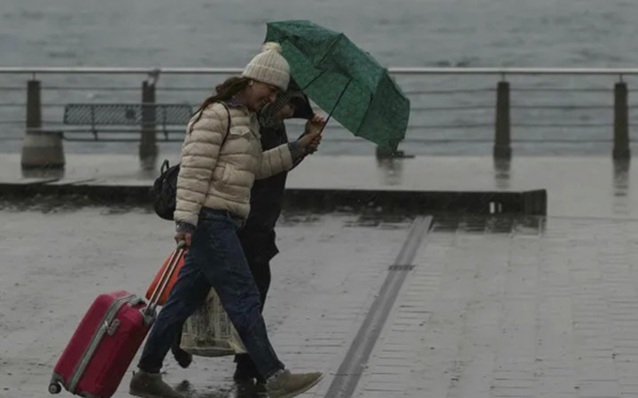 3 Bölgeye yağış uyarısı geldi! Şemsiyesiz çıkmayın...
