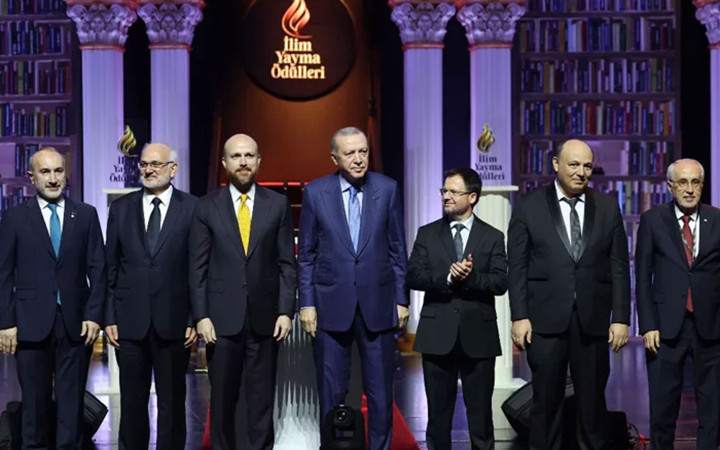 İlim Yayma Ödülleri düzenlenen törenle sahiplerini buldu