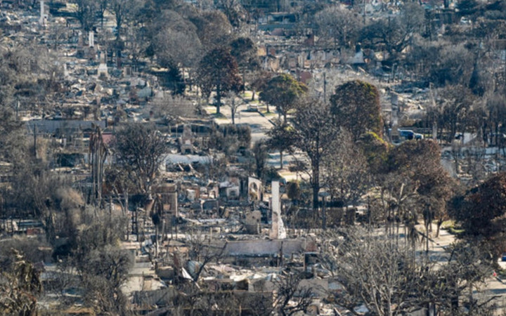 Evleri küle dönmüştü! Beren Saat Los Angeles'te yaşadığı kayıpları açıkladı! Gelinliği ve eserleri...