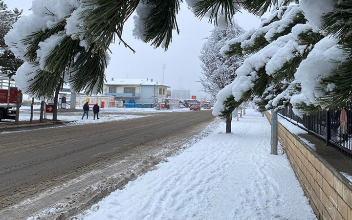 İstanbul'a lapa lapa yağacak! Fena kar bastıracak AKOM tarih verdi
