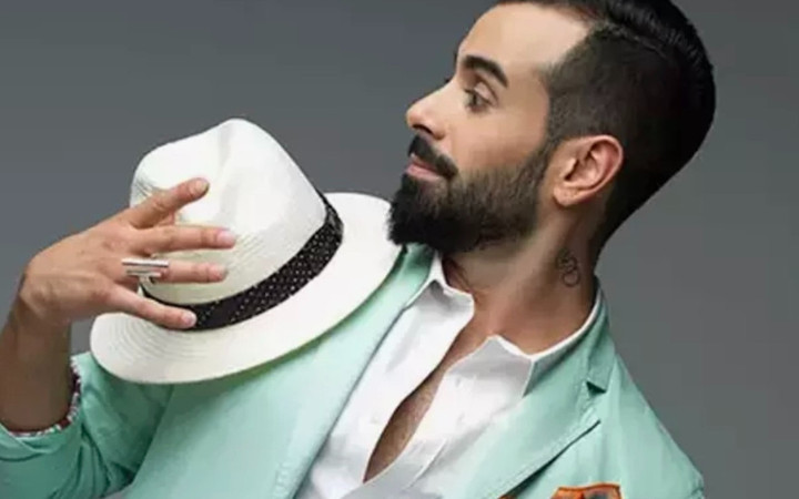 Ünlü şarkıcı Gökhan Türkmen öfkeden deliye döndü!