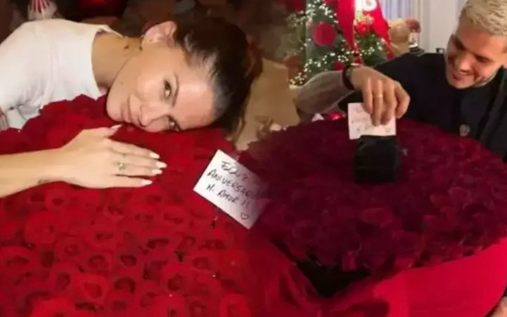 Icardi ve sevgilisi China Suarez'den yüzüklü paylaşım! İşte romantik kareler...