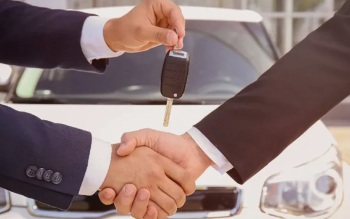 Otomobil almak isteyenlere müjde! Kredi kartı dönemi başıyor, 12 aya kadar taksit seçeneği...