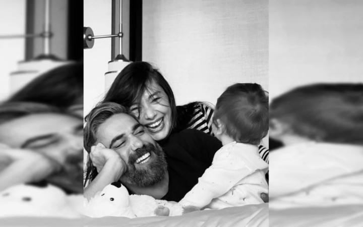 Neslihan Atagül ve Kadir Doğulu oğulları ile pazarda...