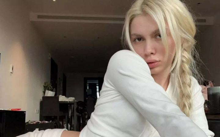 Aleyna Tilki imajını değiştirdi! Ünlü şarkıcının son halini görenler dondu kaldı