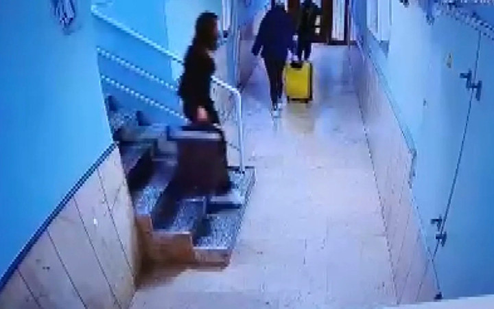 Güllü’nün kızı Tuğyan'ın bavulla kaçış görüntüsü çıktı yanındaki kim dersiniz