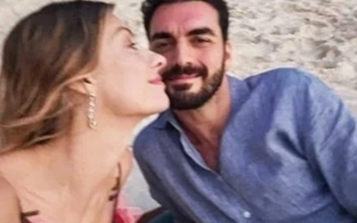 Tuba Ünsal ile 10 yaş küçük sevgilisi Emir Ulusoy el ele görüntülendi...