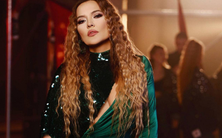 Demet Akalın çantasının fiyatı ile şaşırttı! "Yeni bebek" notu olay...