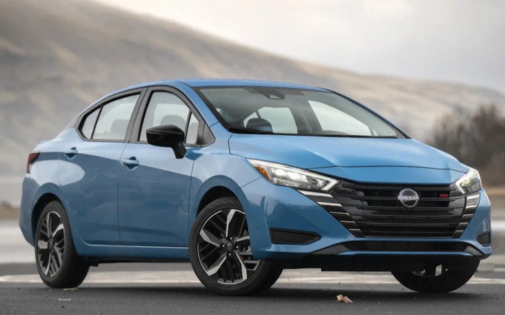 Dev markadan otomobil severlere kötü haber! Nissan Versa'nın üretimini durduruyor