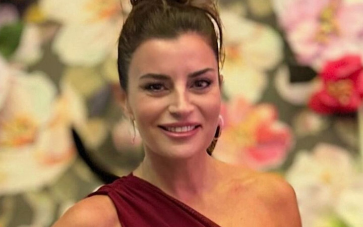 Kanserle mücadele eden Ece Vahapoğlu ameliyat masasına yattı