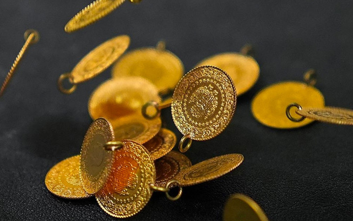 Altın fiyatlarında 2026 yılının ilk rekoru! Bir anda fırlayan ons altın gramı resmen uçurdu