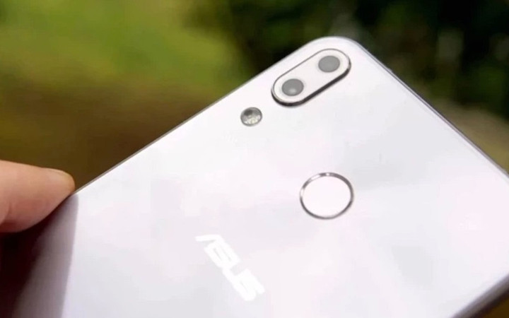 Teknoloji devinden çok konuşulacak karar! Akıllı telefon üretmeyecek...